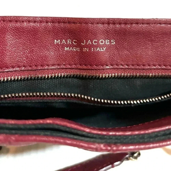 Marc Jacob burgundy quilted leather crossbody handbag - Picture 8 of 11